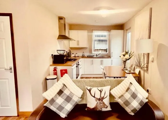 Holiday home Ivy With Hot Tub