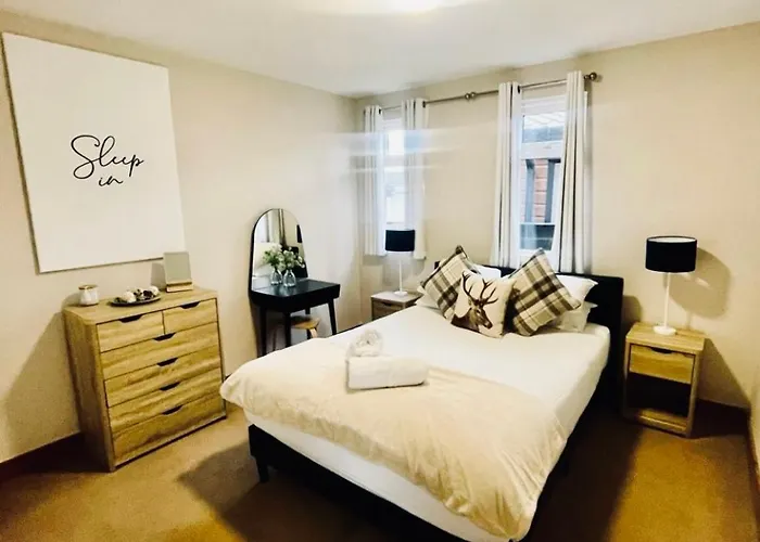 Ivy With Hot Tub Holiday home York